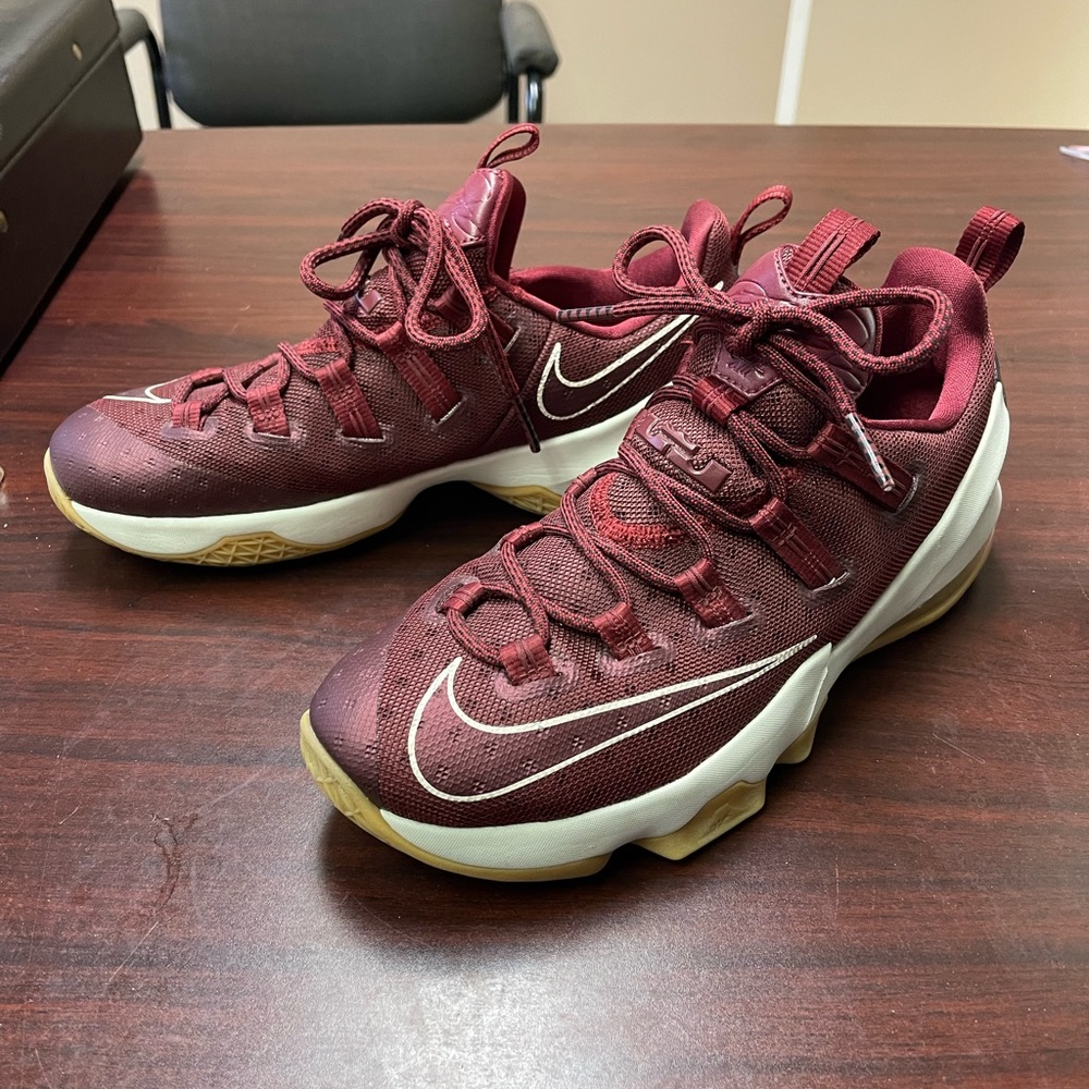 Nike Lebron 13 Low Cavs size 9 U.S. men